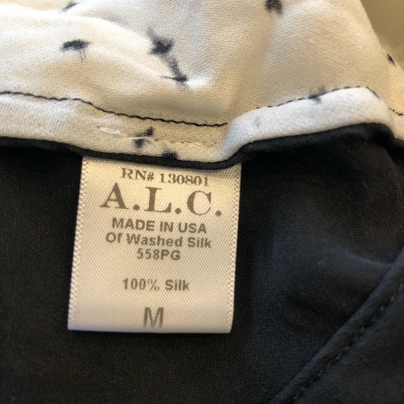 A. L. C. Tiny Bride print silk v-neck top size M - Picture 6 of 6